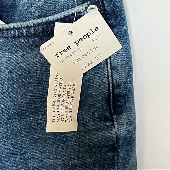 FREE People Distressed Busted Knee Skinny Jeans NWT Size 27 - Picture 8 of 9